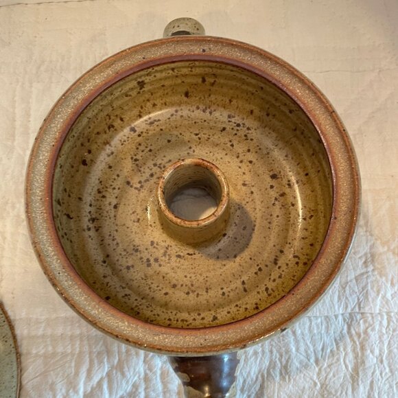Handcrafted Stoneware Bundt Cake Pan With Lid Speckled Beige & Brown Finish Circ - Picture 8 of 13